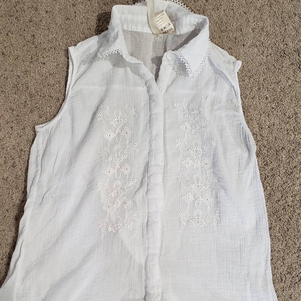 Forgotten Grace white sleeveless top, M.